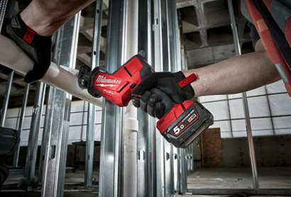 Piła szablasta akumulatorowa Milwaukee HACKZALL + walizka M18 FHZ-0X