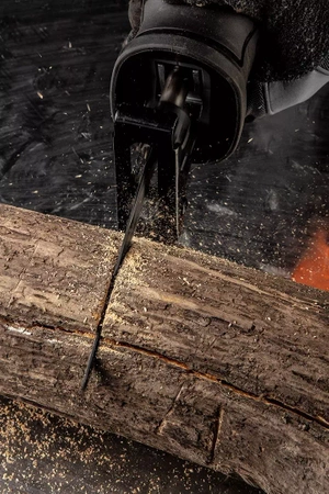 Piła szablasta sieciowa do drewna i metalu o mocy 710 W Graphite 20 mm 58G961