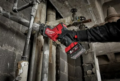 Piła szablasta akumulatorowa Milwaukee HACKZALL + walizka M18 FHZ-0X