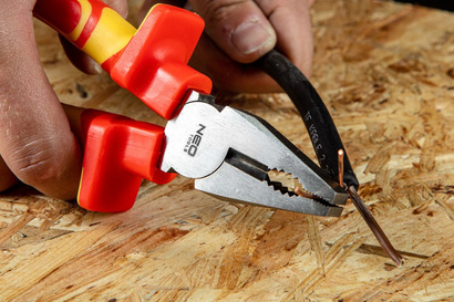 Zestaw szczypiec uniwersalne i do cięcia kabli 1000V Neo 160 mm