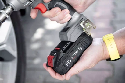 Akumulator litowo-jonowy do elektronarzędzi 18V ENERGY+ Graphite 4.0Ah 58G004