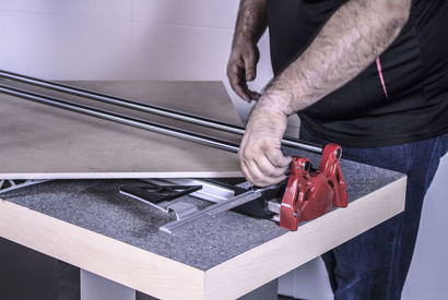 Przecinarka ręczna HIT-1200 N do cięcia terakoty