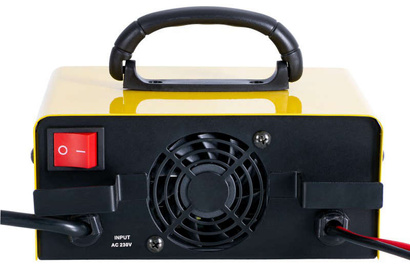 Prostownik transformatorowy do akumulatorów Magnum AGRI 23 12/24V