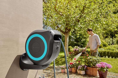 Bęben naścienny na wąż z automatycznym zwijaczem Gardena RollUp M 20 m 18610-20