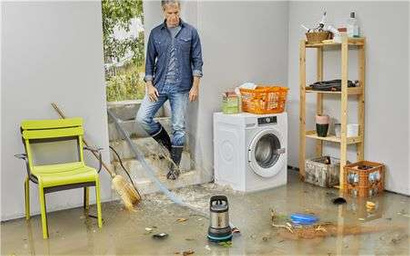 Pompa zanurzeniowa elektryczna do brudnej wody Gardena o mocy 1100 W 09046-20