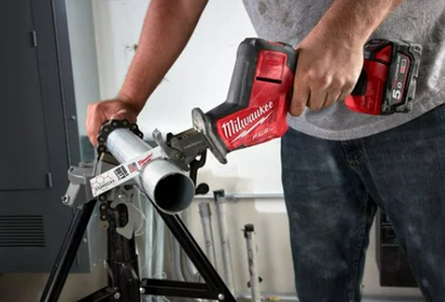 Piła szablasta akumulatorowa Milwaukee HACKZALL + walizka M18 FHZ-0X