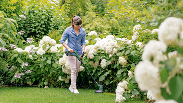 Podkaszarka akumulatorowa do trawy Bosch EasyGrassCut 18-230 + akumulator 2,0 Ah