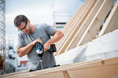 Klucz udarowy akumulatorowy z silnikiem bezszczotkowym Bosch GDS 18V-1000 w walizce L-BOXX 136 z 2 akumulatorami GBA 18V 5.0Ah i szybką ładowarką