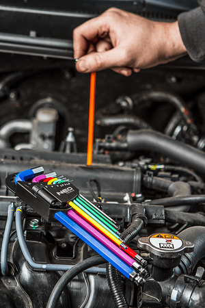 Zestaw długich kluczy imbusowych z kulką ze stali SNCM+V o rozmiarze 1.5 - 10 mm 9 sztuk Neo 09-512