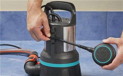 Pompa zanurzeniowa elektryczna do czystej wody Gardena o mocy 300 W 9032-20