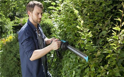 Nożyce do żywopłotu elektryczne o mocy 500 W i długości cięcia 550mm Gardena Easycut 500/55 9832-20