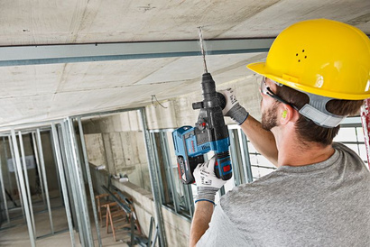 Młot udarowo-obrotowy akumulatorowy bezszczotkowy GBH 18V-26F Bosch Professional + 2x5.0Ah + L-BOXX