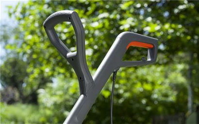 Podkaszarka elektryczna o mocy 300 W do trawy 23cm Gardena SmallCut 300/23 9805-20