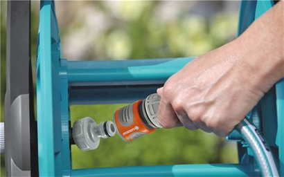 Bęben naścienny na wąż ogrodowy 60 m z rolką Gardena 2650-20