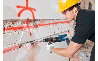 Młotowiertarka sieciowa o mocy 880W z energią udaru 3,2 J SDS-Plus Bosch Professional GBH 2-28F + uchwyt