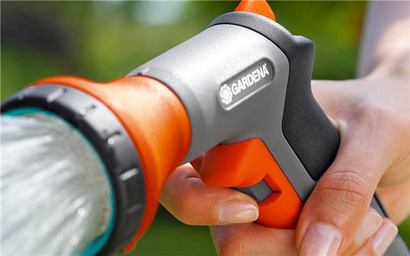 Zraszacz pistoletowy do nawadniania ogrodu z regulacją Gardena Classic 18311-20