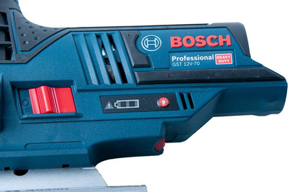 Wyrzynarka akumulatorowa 18V GST 12V-70 Bosch Professional + akumulator 2.0Ah + ładowarka