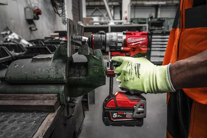 Wiertarko-wkrętarka udarowa akumulatorowa 2-biegowa Milwaukee + walizka M18 FPD3-0X body