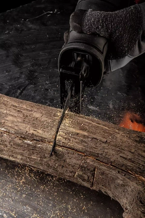 Piła szablasta sieciowa do drewna i metalu o mocy 710 W Graphite 20 mm 58G961