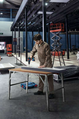 Wiertarko-wkrętarka akumulatorowa z silnikiem bezszczotkowym Bosch Professional GSR 18V-50 + akumulator 3 x 2 Ah + ładowarka GAL 18V-20 + walizka L-Case