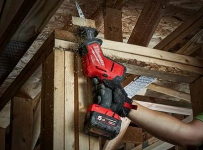 Piła szablasta akumulatorowa Milwaukee HACKZALL + walizka M18 FHZ-0X