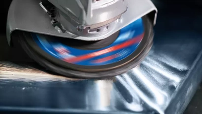 Tarcza listkowa do metalu średnia SURFACE CONDITIONING MATERIAL Bosch EXPERT X-LOCK 125x22,23 mm