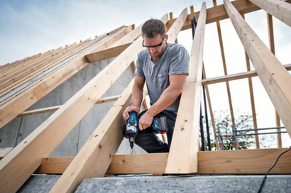 Klucz udarowy akumulatorowy z silnikiem bezszczotkowym Bosch GDS 18V-1000 w walizce L-BOXX 136 z 2 akumulatorami GBA 18V 5.0Ah i szybką ładowarką