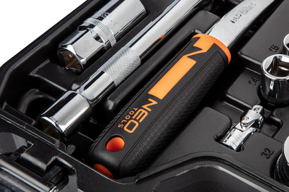 Zestaw kluczy nasadowych 1/2", 1/4" 82 elementów Neo 10-058