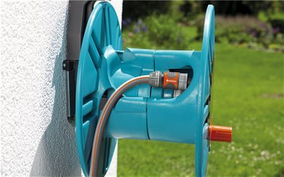 Bęben naścienny na wąż ogrodowy 60 m z rolką Gardena 2650-20