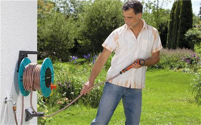 Bęben naścienny na wąż ogrodowy 60 m z rolką Gardena 2650-20