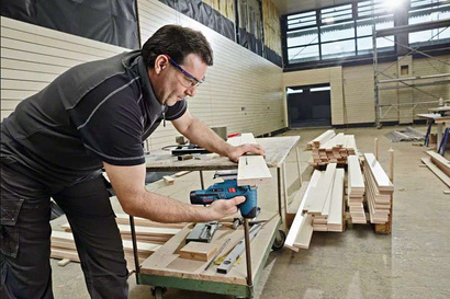 Wyrzynarka akumulatorowa 18V GST 12V-70 Bosch Professional + akumulator 2.0Ah + ładowarka